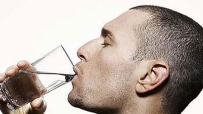 Kalp krizinden korunmak için su için