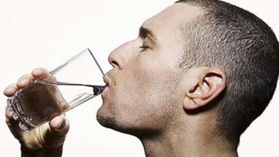 Kalp krizinden korunmak için su için