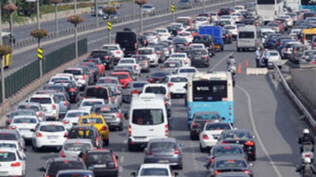 Trafikte kırmızı alarm!