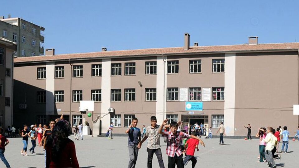 Güneydoğu, "okul boykotu" kararına uymadı