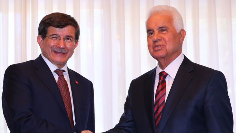 Davutoğlu'ndan Samaras'a barış çağrısı