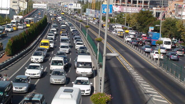 İstanbul'da trafik felç oldu!