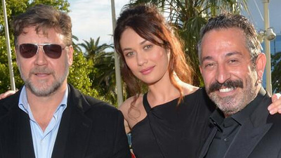 "Cemcim hiç komik değilsin"