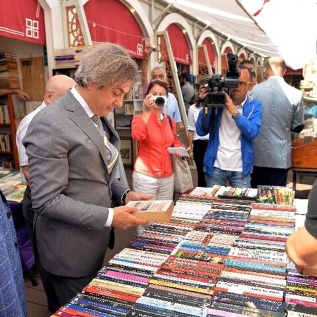 Beyoğlu Sahaf Festivali 'Nutuk'la siftah yaptı