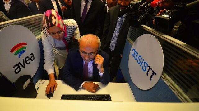 Bakan, çağrı merkezine gelen çağrıya cevap verdi