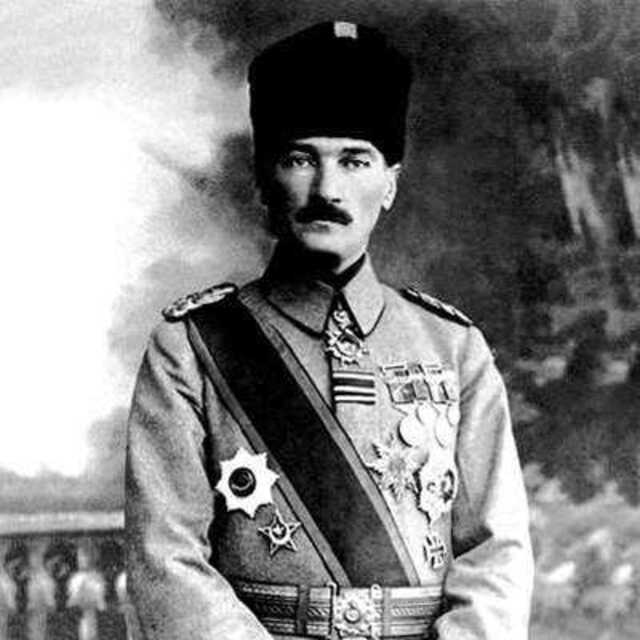 Mustafa Kemal Atatürk'e Mareşal Rütbesi ile Gazi Unvanı Verilmesi