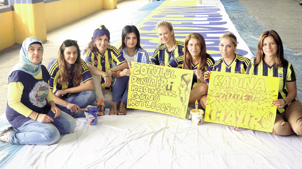 'Mücadelenin kadıncası, sarı lacivert sevdası'