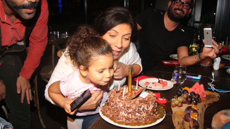 "Kızımı şarkıyla uyandırıyorum"