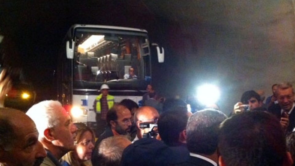 Ovit Tüneli'ne ilk otobüs girdi!