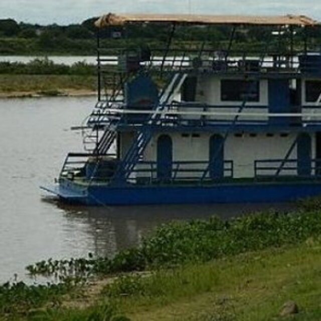 Paraguay'da tekne battı: 15 kayıp