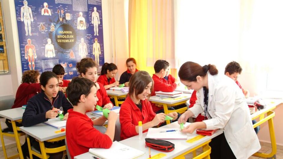 Öğretmenlere 700 TL ek ders ücreti