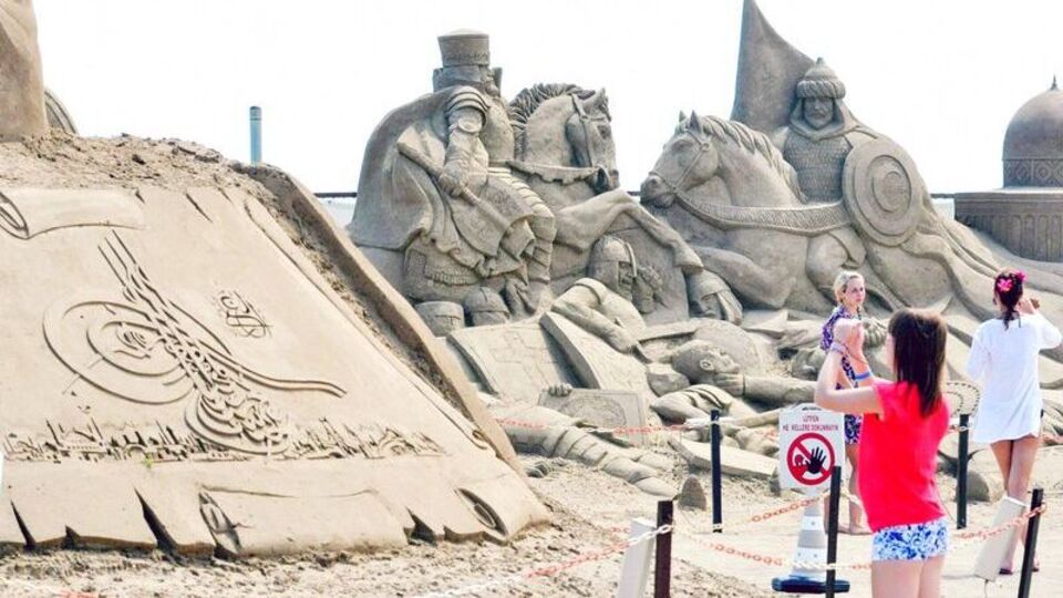 En büyük kumdan heykel Antalya'da yapılacak
