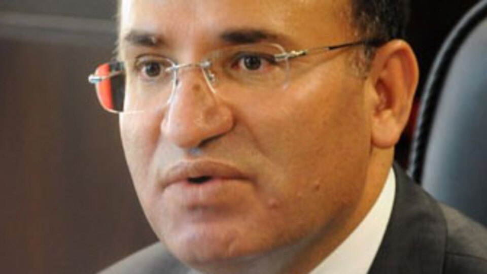 "Kırmızı bülten konuları idari tasarruf değildir"