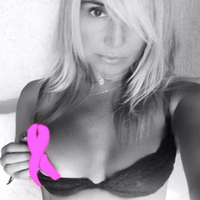 Yonca Evcimik'ten göğüs kanserine tepki!