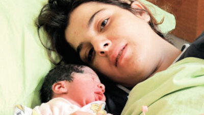 Vatansız doğan bebekler ve göç kumaları