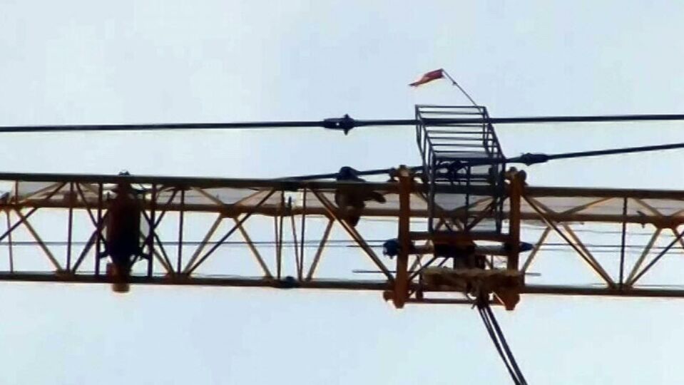 Bayrama vincin üzerinde girdiler!