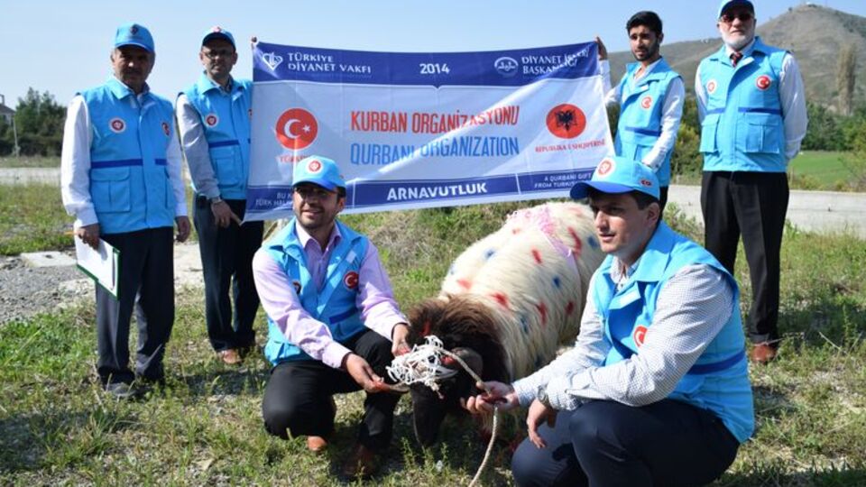 Davutoğlu'nun kurban hissesi Arnavutluk'ta kesildi