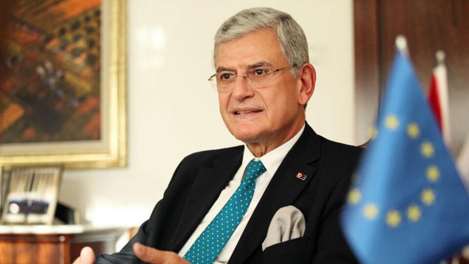 "Vaktiyle Ankara'da org çaldım, şarkı söyledim"