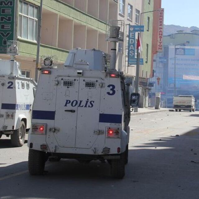 Mardin ve Hakkari'de polis müdahalesi