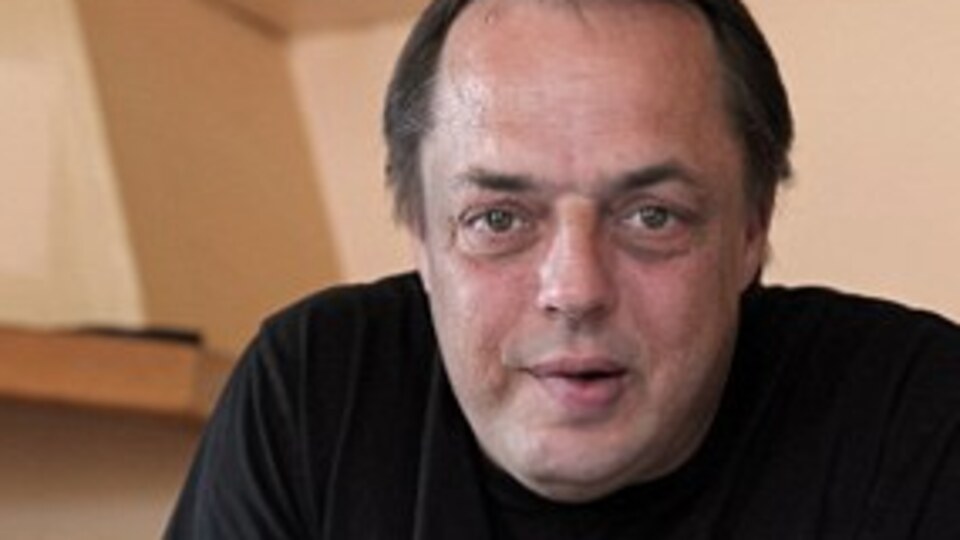 Annesiyle evlendi, düğüne babasını da çağırdı!