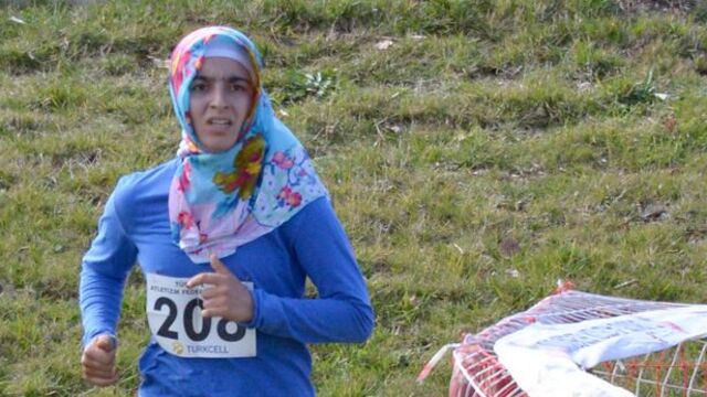 İşte ilk türbanlı atlet