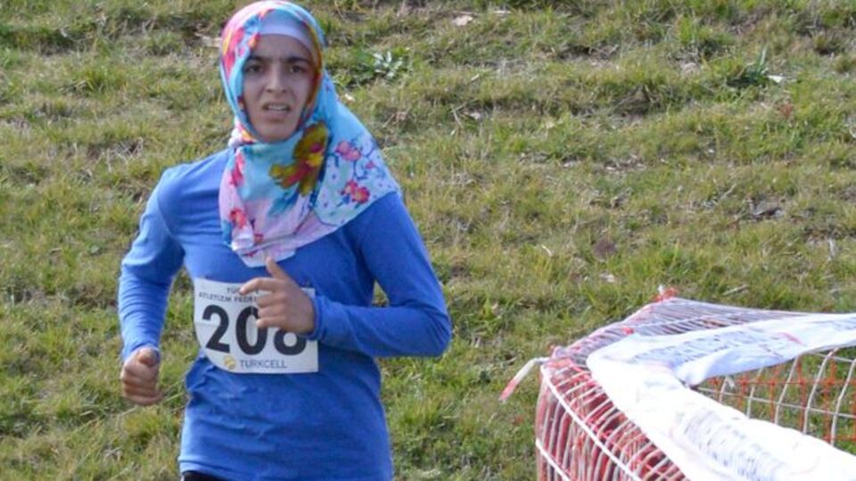 İşte ilk türbanlı atlet