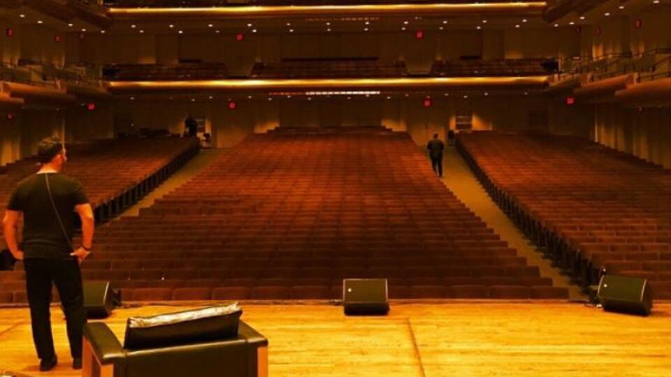 'Boş salona oynadım'