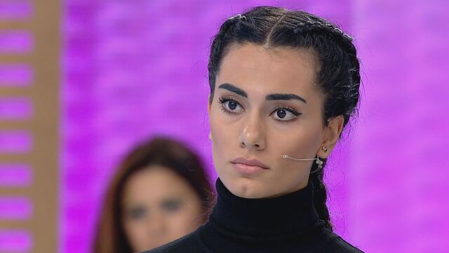 Ağlayarak stüdyoyu terk etti!