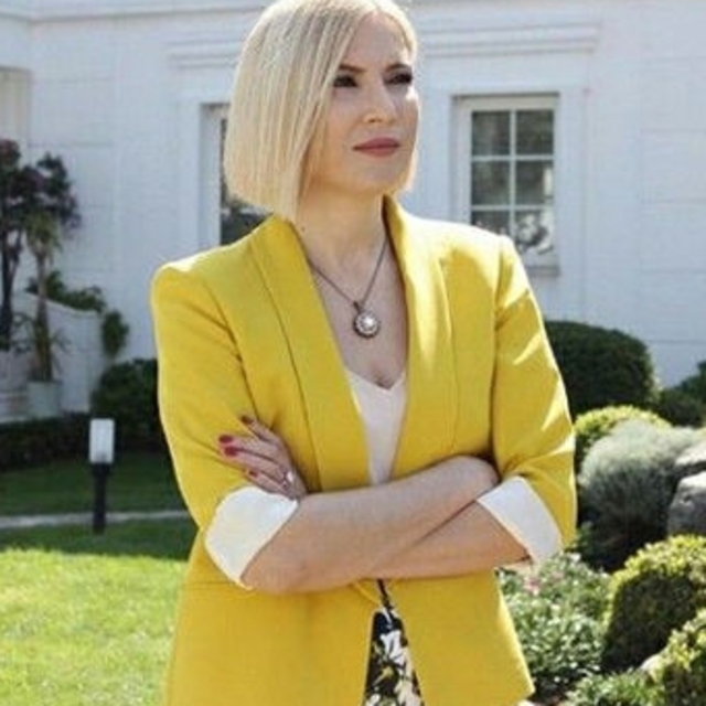 Medcezir dizisinin Sude'si Şebnem Dönmez...