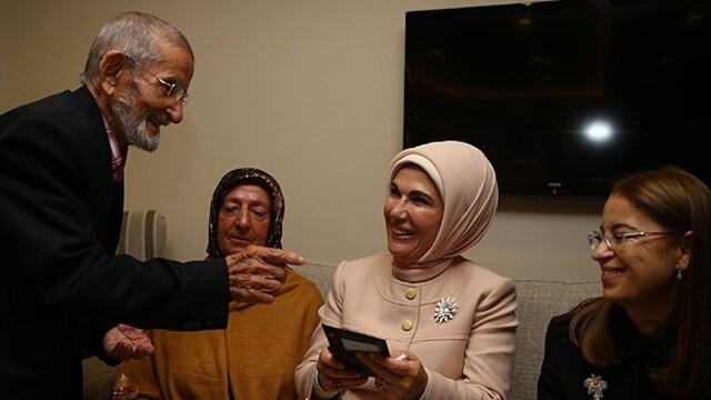 Emine Erdoğan'dan huzurevi ziyareti