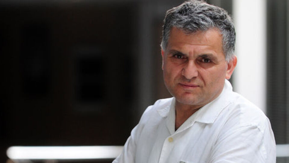 Ruşen Çakır, Vatan'dan ayrıldı!