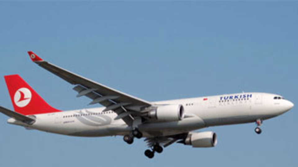 THY uçağı Roma'ya acil iniş yaptı