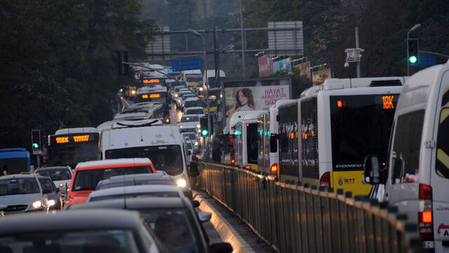 Kadıköy'de trafik işkencesi