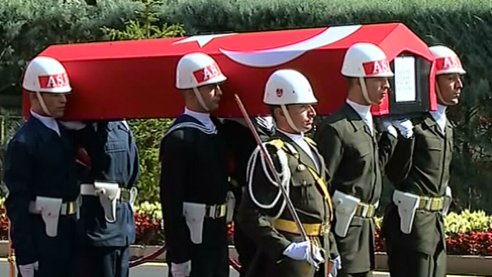 Doğan Güreş'e son görev