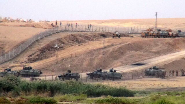 Mardin'in Suriye sınırında askeri hareketlilik