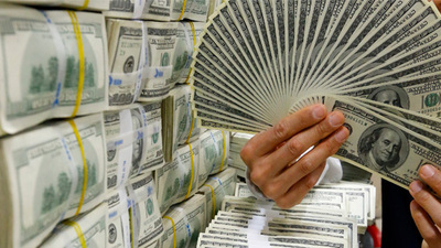 100 dolarla maceraya son!