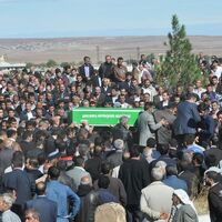 Suruç eski belediye başkanı ve oğlu toprağa verildi