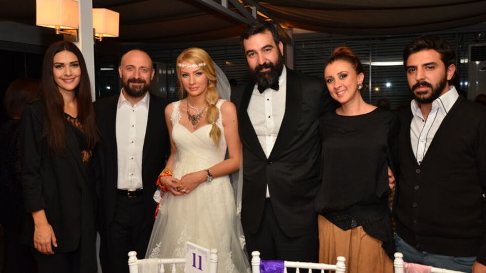 Ünlü oyuncu evlendi!