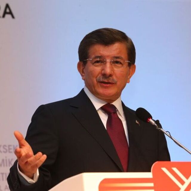 Davutoğlu: İstanbul İslam'ı IŞİD'in karşısında