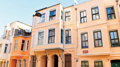 Fener-Balat'a boyalı badanalı rehabilitasyon