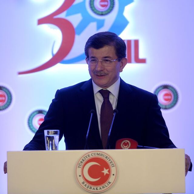 Yönetmene yumruk şoku!