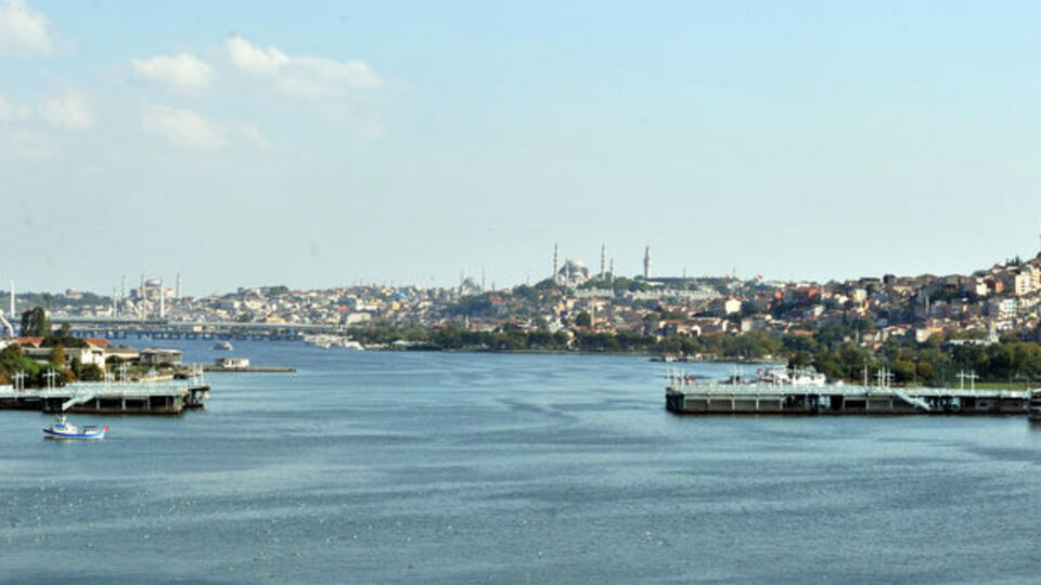 Galata Köprüsü'nün 74 metresi kayıp!