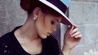 Çift taraflı küpe modası