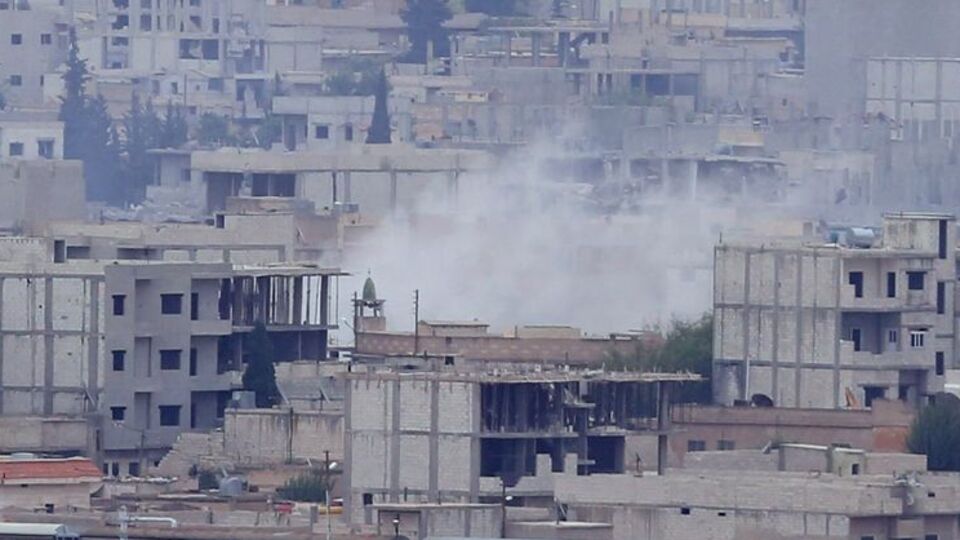 En şiddetli çatışma: IŞİD Kobani'nin merkezini bombaladı!