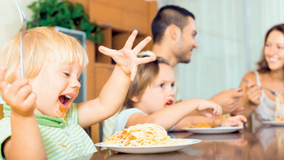 Herkese benden makarna!