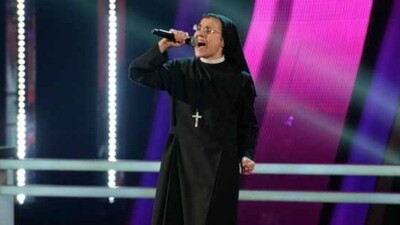 "Bakire gibi" şarkısı Katolik dünyasını ayağa kaldırdı