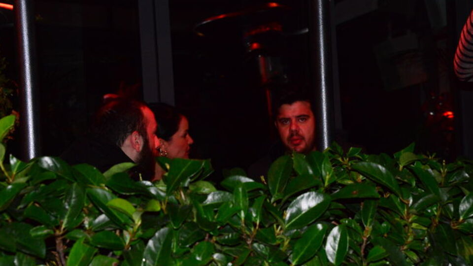 Aşk rüzgarı sert Eser!