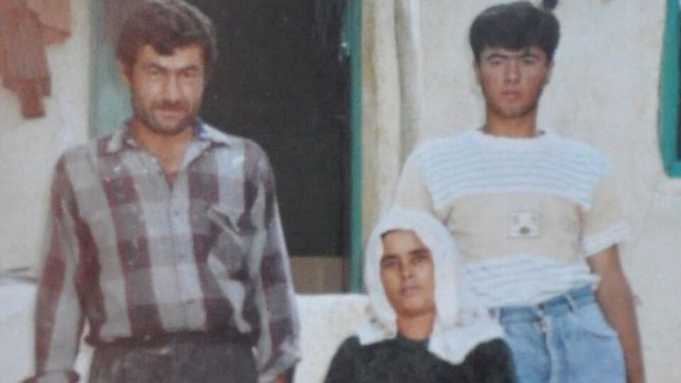 Eşinin acısında dayanamayıp intihar etti