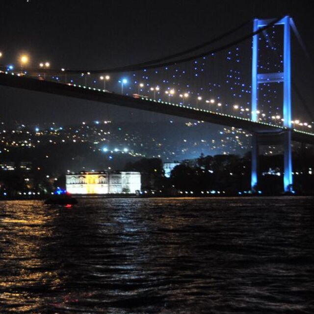 Boğaziçi Köprüsü'nde intihar girişimi!