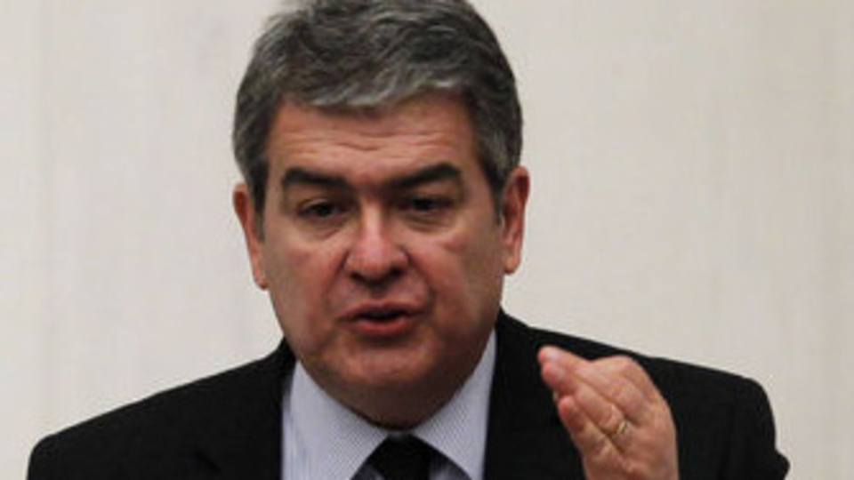 "CHP'yi sarsarak kendine getirmeye çalışıyoruz!"